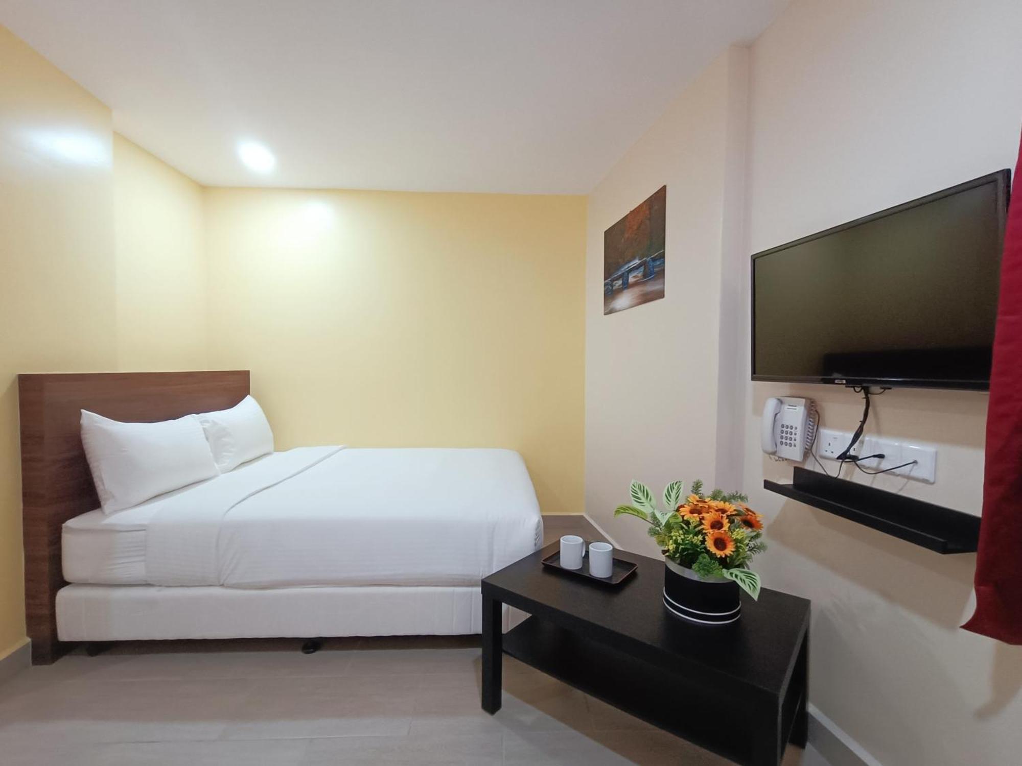 Capital O 90897 Island Hotel Georgetown