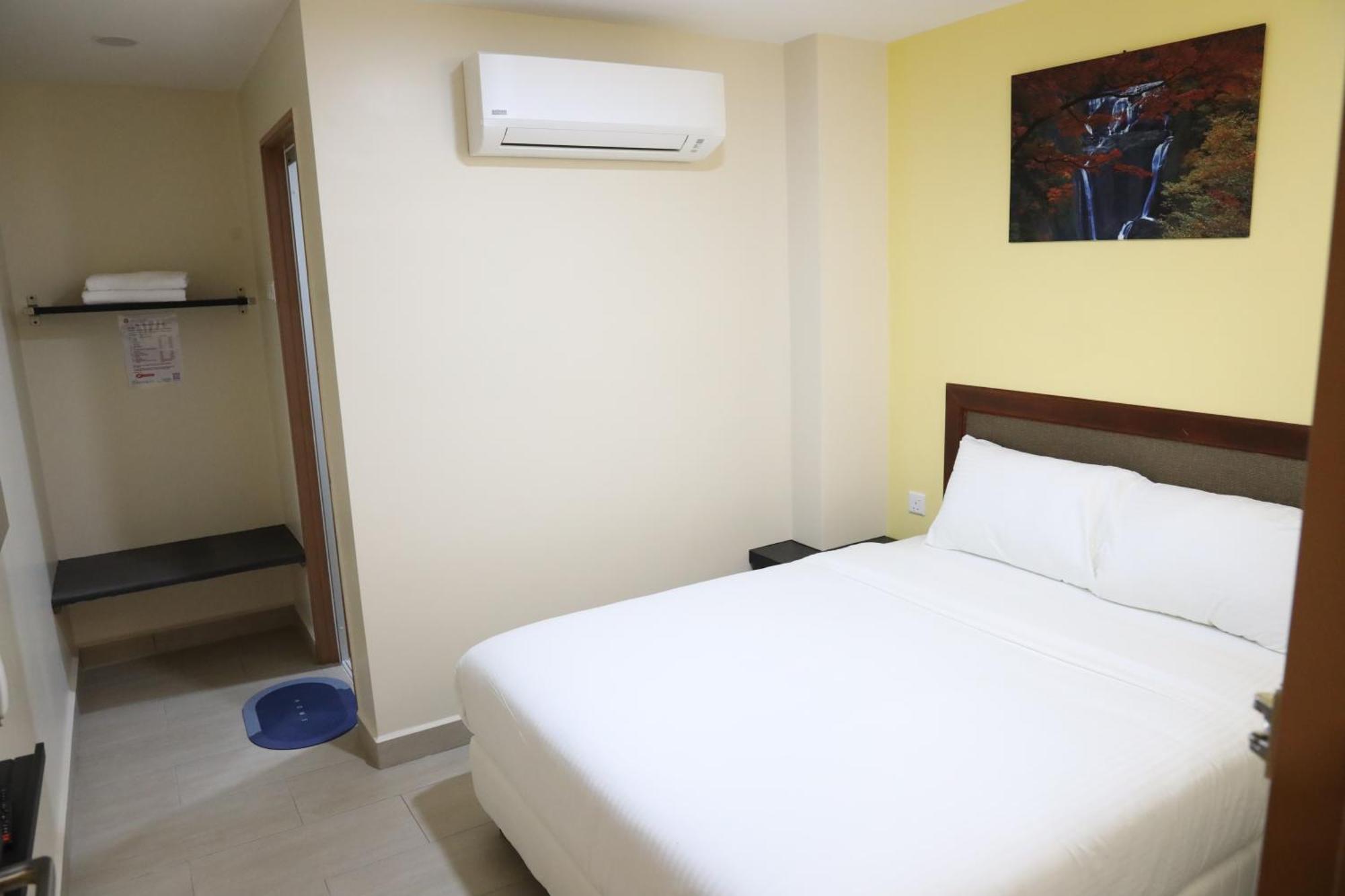Capital O 90897 Island Hotel Georgetown